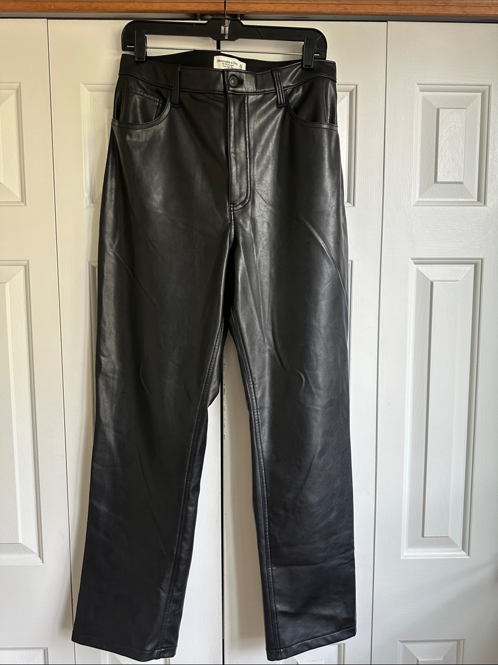 Abercrombie & Fitch The ’90s Straight Ultra High Rise Faux Leather Pants Size 31